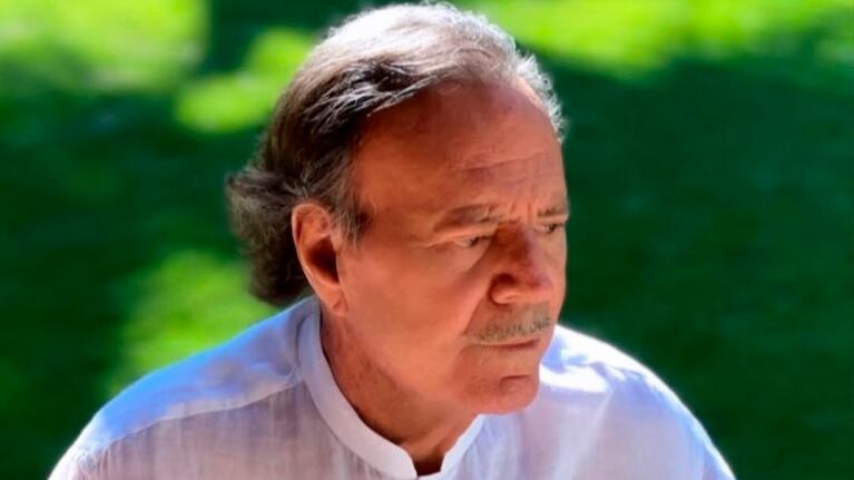 Julio Iglesias fue acusado de abuso sexual por dos ex empleadas: el caso que sacude al mundo del espectáculo