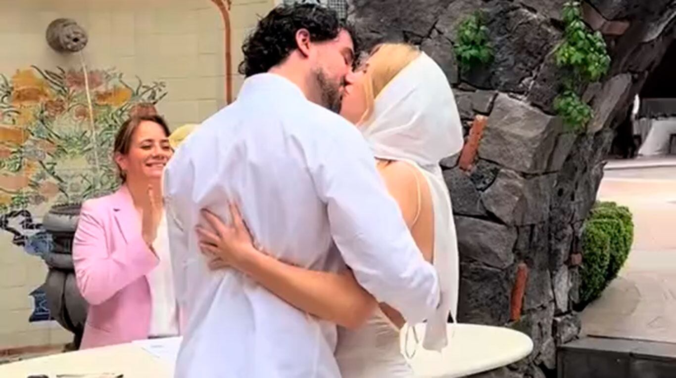 Se casó en secreto: el video de la boda de la cantante argentina