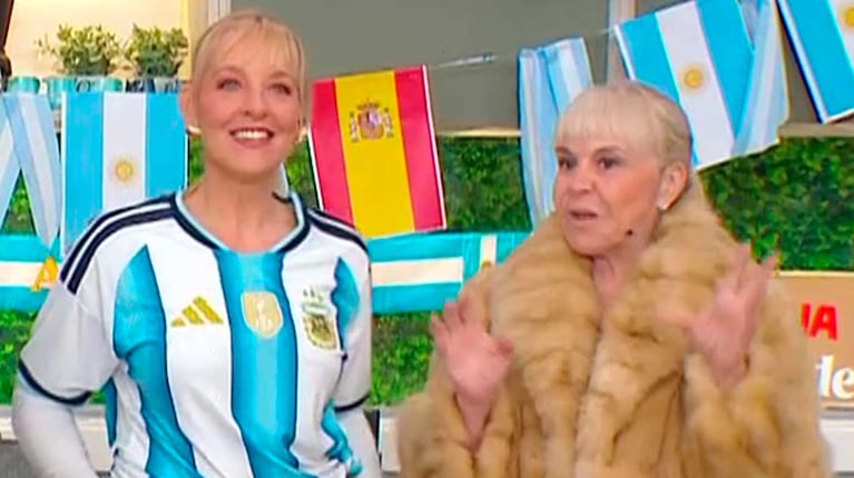 Claudia Villafañe sorprendió a Jimena Monteverde con el mítico tapado que le regaló Diego Maradona