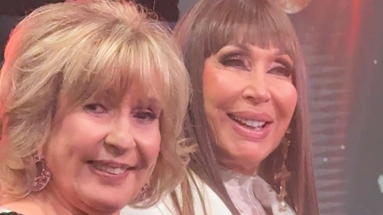 Toda la verdad sobre la reacción de Georgina Barbarossa tras el abrazo con Moria Casán en los Martín Fierro