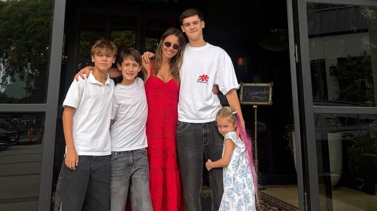 La palabra de Pampita antes de irse de vacaciones con sus hijos