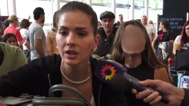 Así escapaba China Suárez de la prensa en su llegada a la Argentina con sus hijos y Mauro Icardi: el video