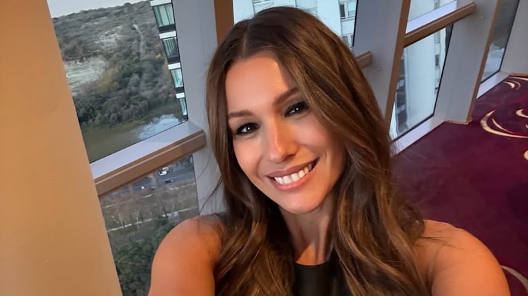 Las imágenes de Pampita dejando su casa de Barrio Parque y el motivo que la llevó a tomar la drástica decisión