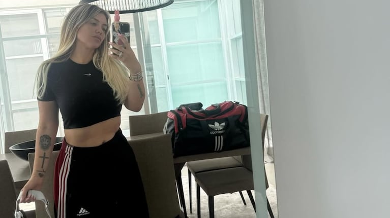 La reacción de Wanda Nara cuando le señalaron que su hija lleva varios días con el mismo buzo