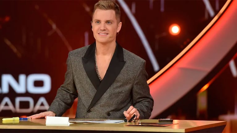 El look de Santiago del Moro explotó en redes: la estrella internacional con la que lo comparan