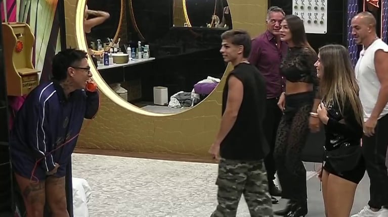 Brian Sarmiento atendió el teléfono de Gran Hermano y dejó a 10 participantes sin un importante beneficio