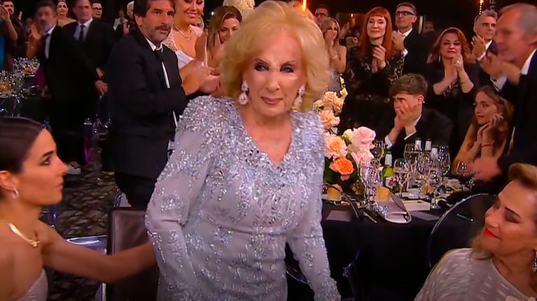 Mirtha Legrand rompió en llanto al recibir el Martín Fierro a la Trayectoria: “Le di mi vida a esta profesión”