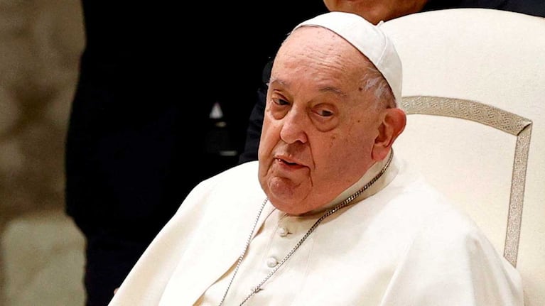 Piden cadenas de oración por la salud del Papa Fracisco: le detectaron una neumonía bilateral