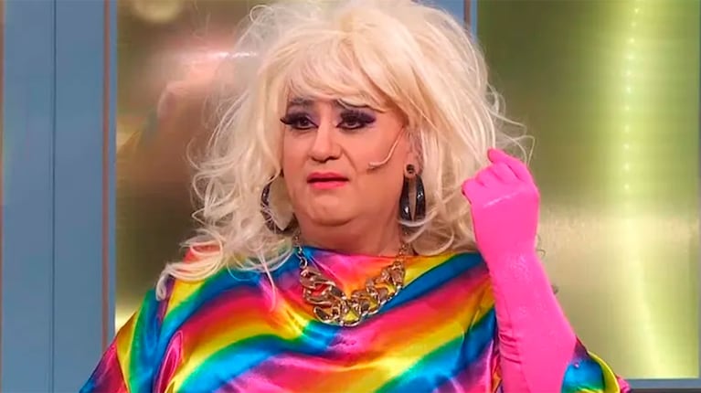 La Barby sufrió un violento ataque homofóbico a la salida de la radio