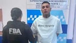 Detuvieron a Callejero Fino armado en una camioneta sin patentes