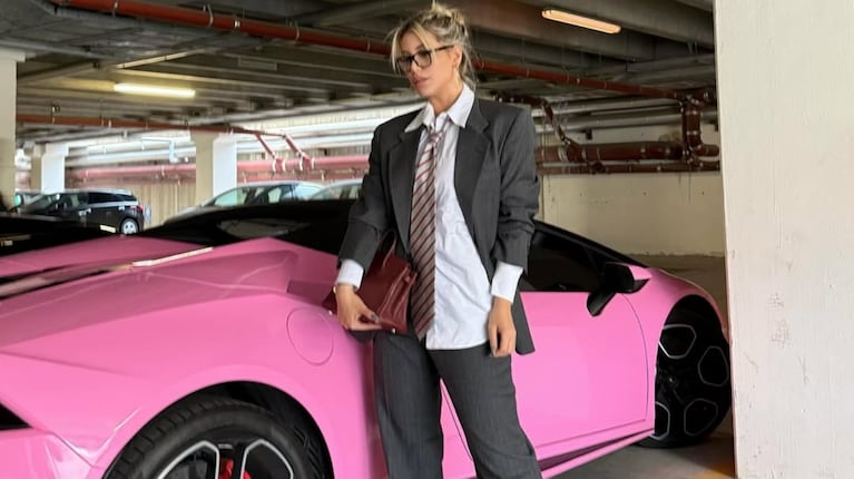 Wanda Nara pintó con aerosol su Lamborghini rosa para lanzar su nuevo tema Tóxica