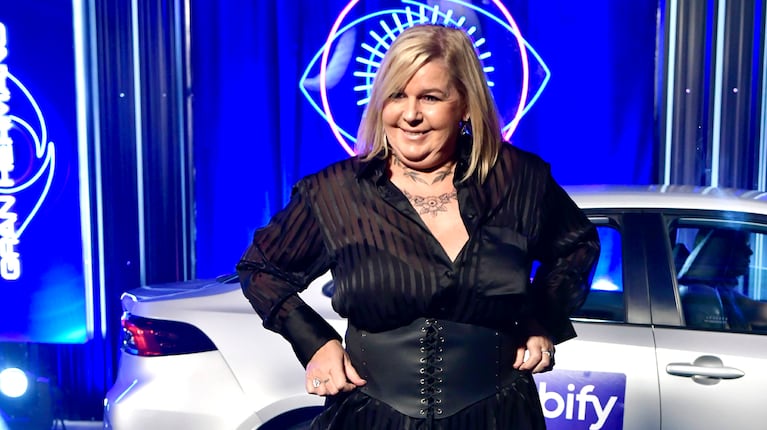 Virginia Demo sorprendió con su look al abandonar Gran Hermano: transparencias y botas bucaneras