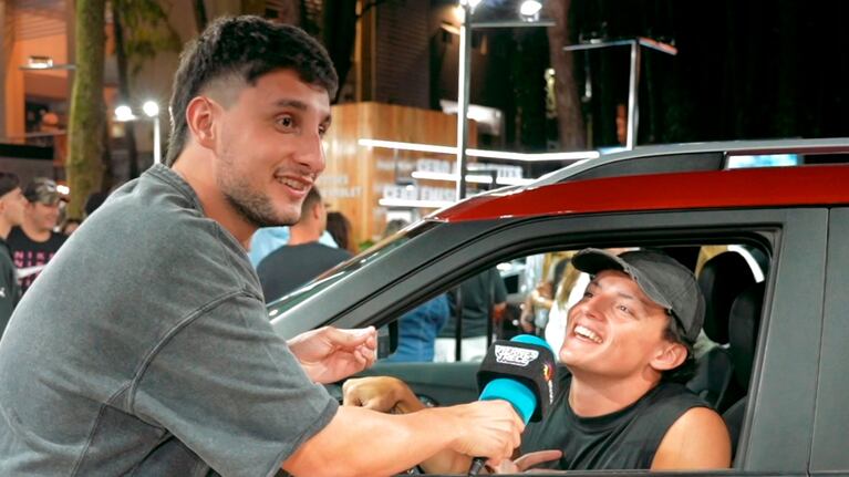 Viernes Trece: Fer y Fausti Bo anduvieron de recorrida por un stand en Pinamar