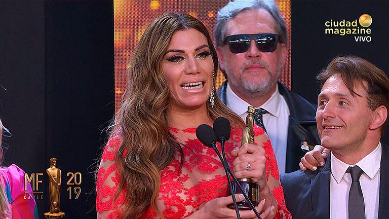 La felicidad de Florencia de la Ve al ganar el premio Martín Fierro de de cable por Flor de Tarde