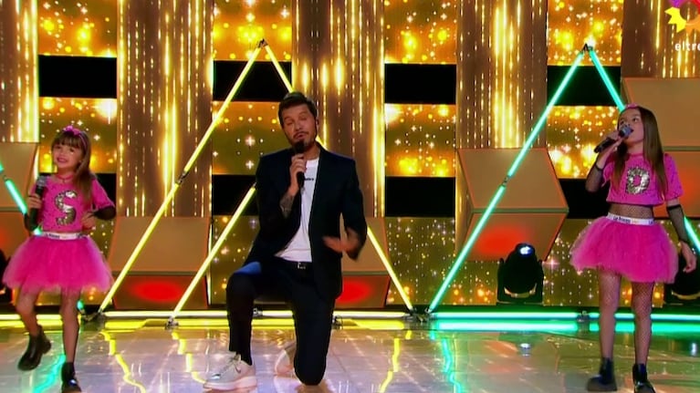 Dos hermanitas brillaron en el show de Marcelo Tinelli y le dedicaron una canción