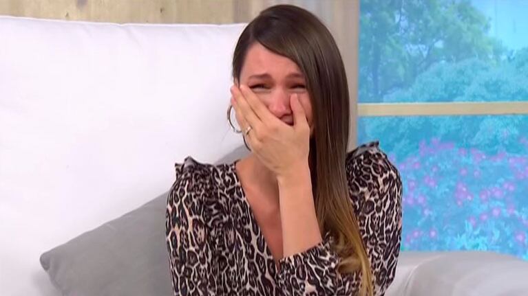 Pampita se conmovió ante el llamado de sus amigas