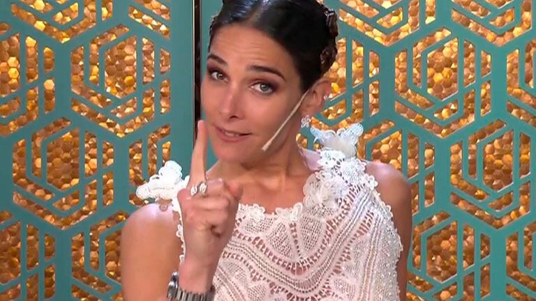 Juana Viale bromeó sobre Halloween en La Noche de Mirtha