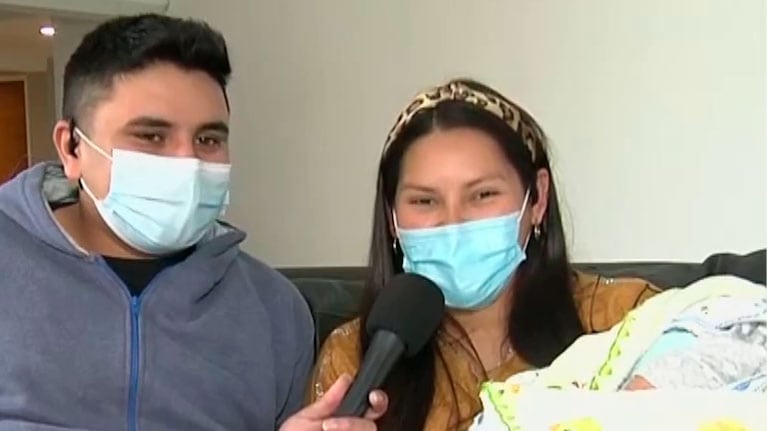Francisco Benítez, el ganador de La Voz Argentina, presentó a su bebé y su novia contó cómo vivió su ausencia en el parto: "No iba a estar sola"