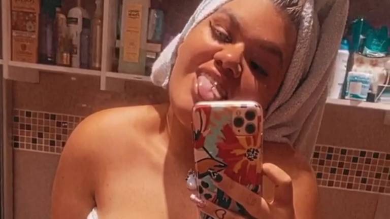More Rial publicó un video saliendo en la ducha y al desnudo: "Sola a mal acompañada"