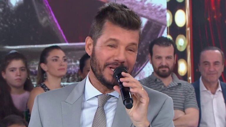 Tinelli contó en ShowMatch que se cayó en una cafetería: "Me caí y hubo risas de 150 personas"