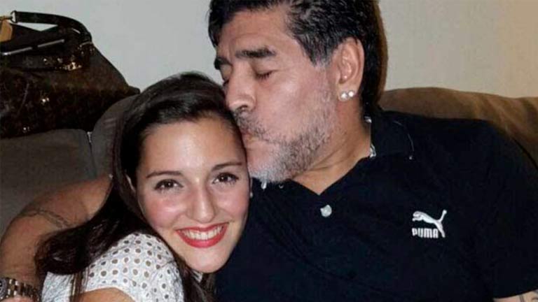 Las causas de Jana Maradona para acelerar la sucesión de Diego