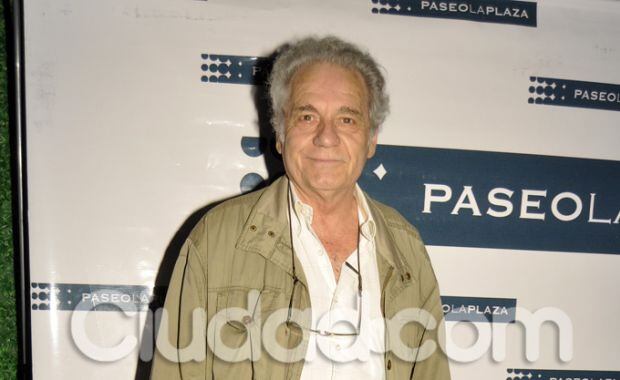 Hugo Arana, de festejo en La Plaza. (Foto: Jennifer Rubio-Ciudad.com)