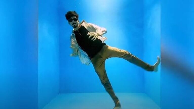 Hydroman el primer bailarín subacuático de la India
