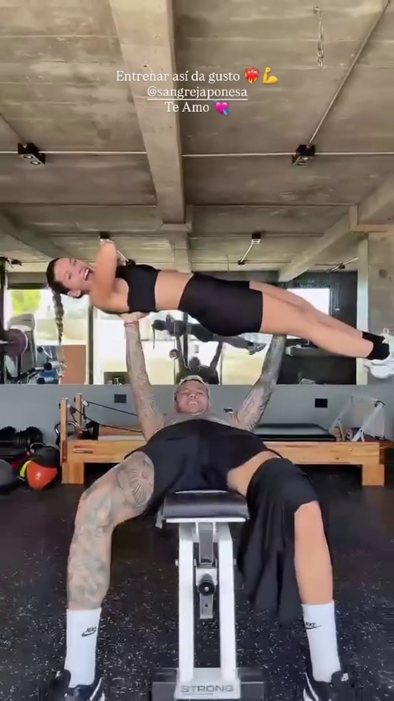 Icardi y la China Suárez en medio de un entrenamiento.

Foto: Captura de video de Instagram Stories (@mauroicardi)