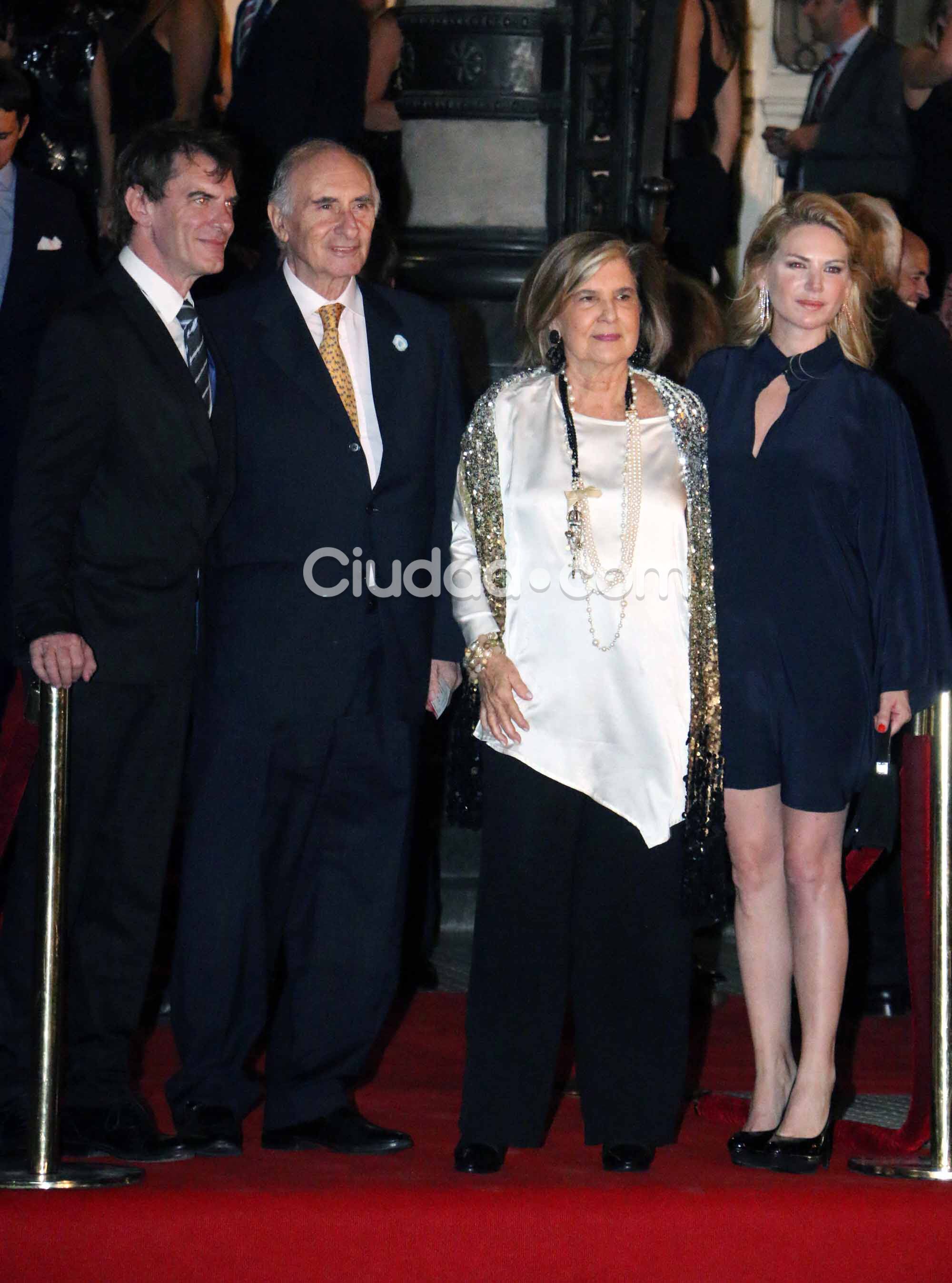 Importantes figuras acompañaron a Macri en el Teatro Colón (Fotos: Movilpress). 