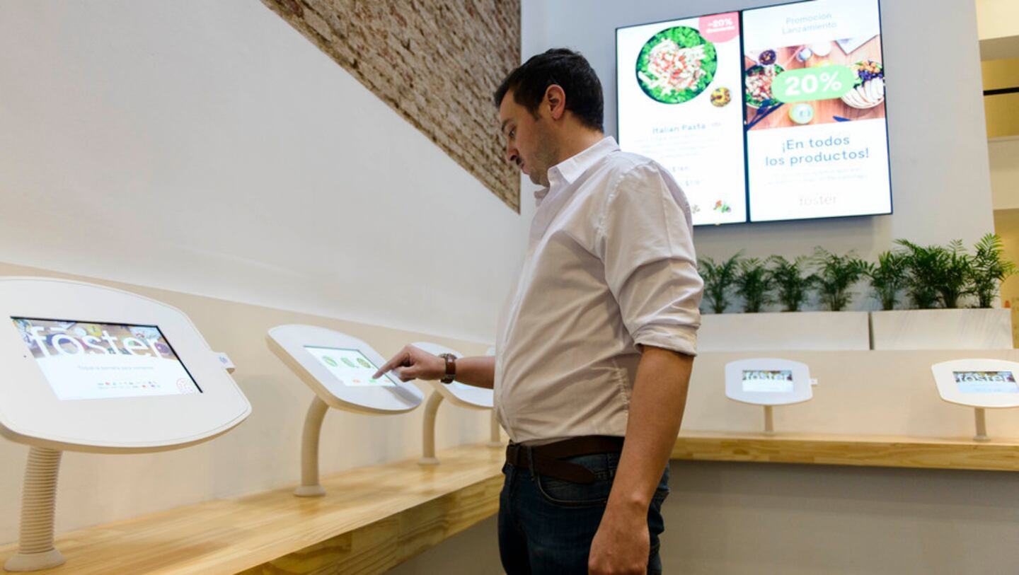 Inauguraron un restaurante automatizado en el microcentro porteño