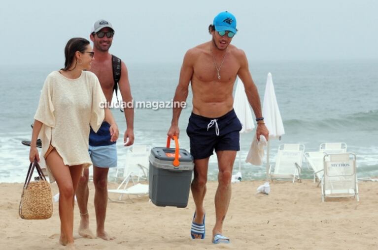 ¡Inauguró la temporada! El chapuzón sexy de Pampita Ardohain en el mar de Punta del Este