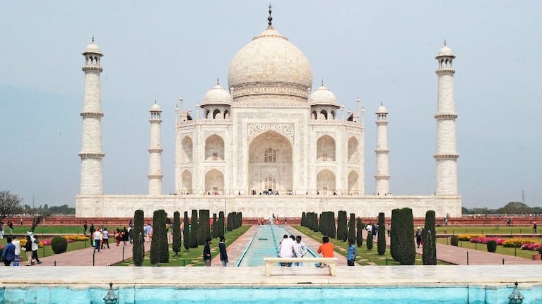India abre el Taj Mahal a pesar de que el coronavirus sigue sin control. Foto: AFP.