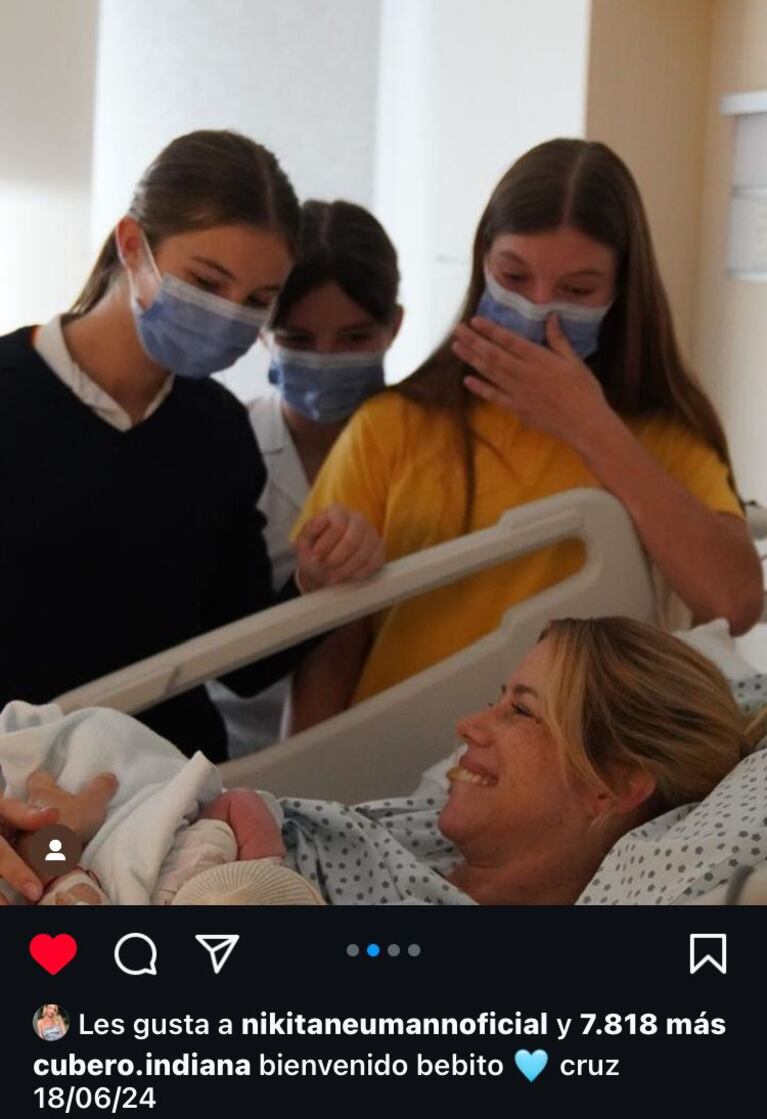Indiana, Allegra y Sienna Cubero con Nicole Neumann y Cruz Urcera (Foto: Instagram).