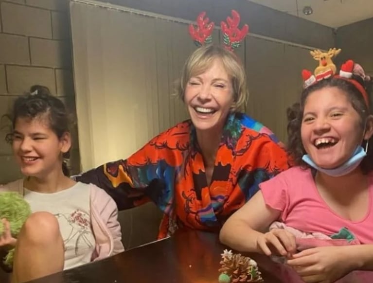 Inés Estévez con sus hijas Cielo y Vida | Créditos Instagram @inesestevezin
