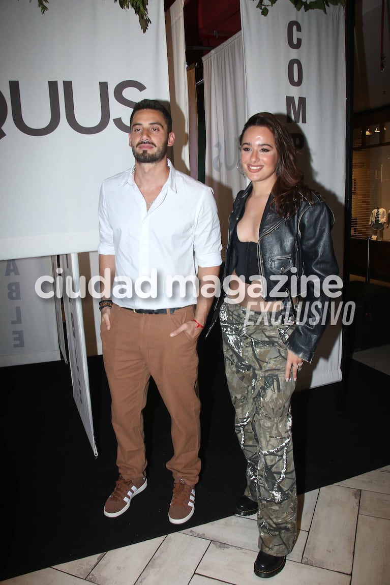 Inseparables: los looks de Nico Occhiato y Flor Jazmín Peña en un evento exclusivo