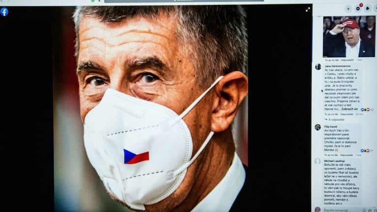 Insólito: primer ministro checo cambió su gorra estilo Trump por tapaboca en su foto de perfil
