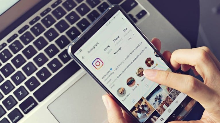 Instagram eliminará las cuentas que envíen mensajes de odio a través de los Mensajes Directos. Foto:EP. 