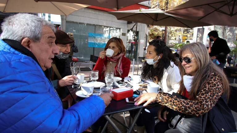 Investigan un brote de coronavirus en Mendoza