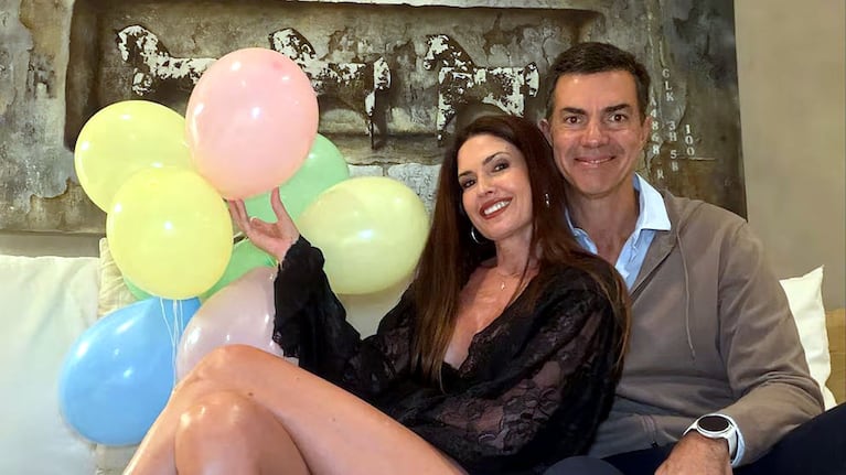 Isabel Macedo apostó por un vestido total black con transparencias para la fiesta nocturna de su cumpleaños