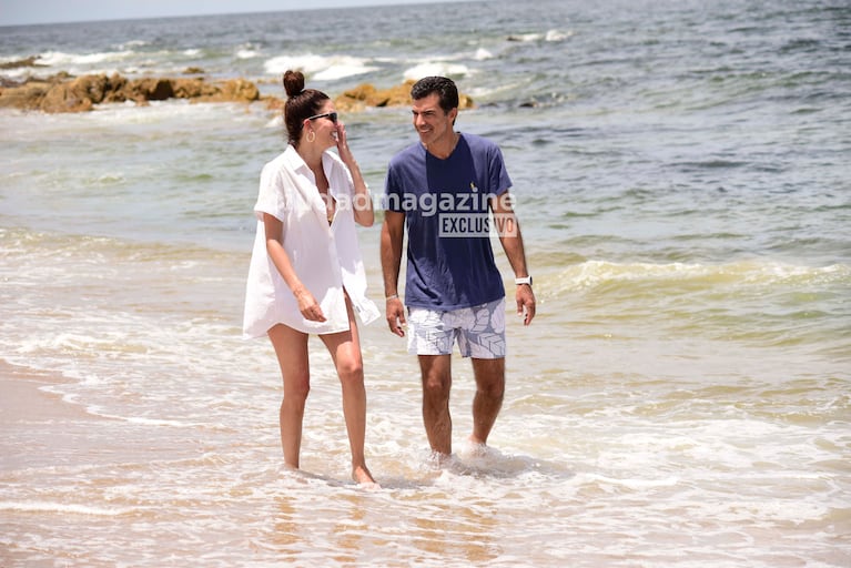 Isabel Macedo y Juan Manuel Urtubey enamorados en Punta del Este (Foto: RS Fotos).