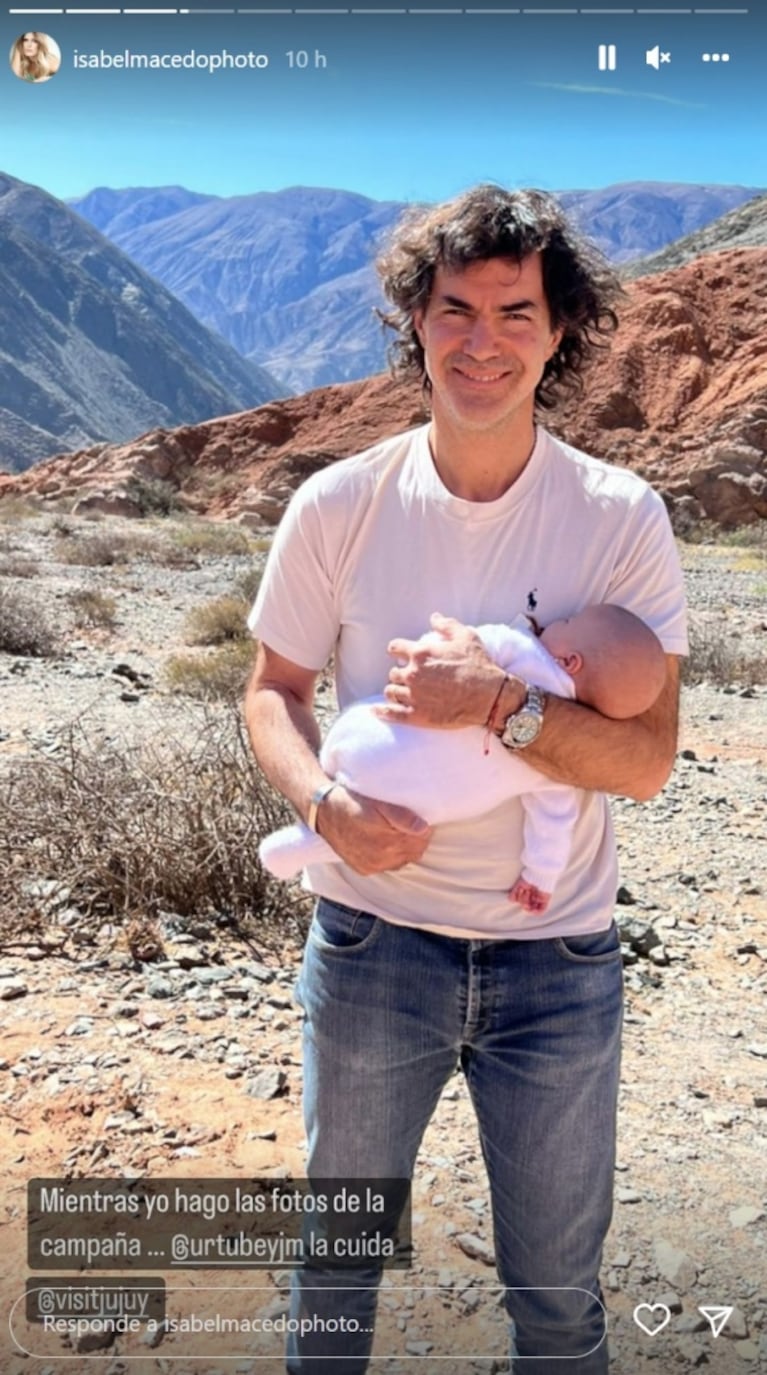 Isabel Macedo y Juan Manuel Urtubey viajaron a Purmamarca con la pequeña Julia