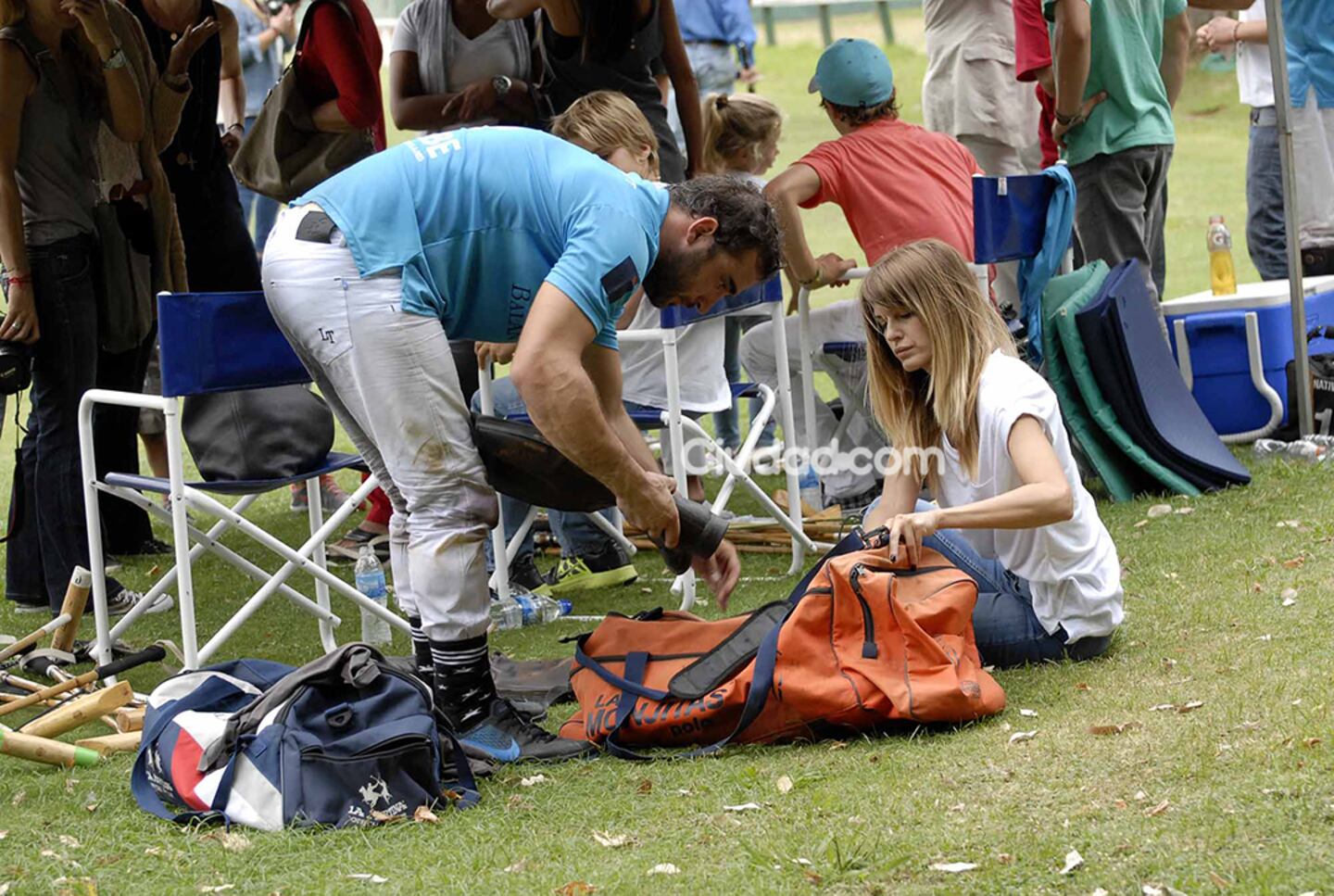 Isabel Macedo y Martín Tassara, muy enamorados (Fotos: Movilpress). 