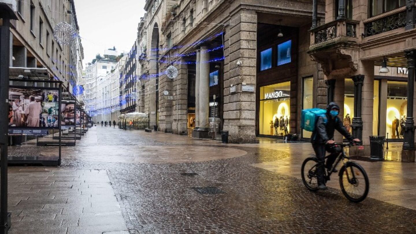 Italia se cierra desde hoy hasta el domingo para evitar una tercera ola de coronavirus. Foto: EFE.