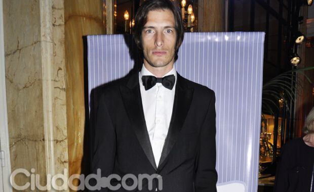 Iván de Pineda, estricto black tie. (Foto: Jennifer Rubio)
