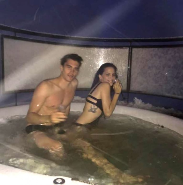 Ivana Figueiras y Tomás Guarracino, una parejita hot: jacuzzi y champagne en la nieve de Chapelco