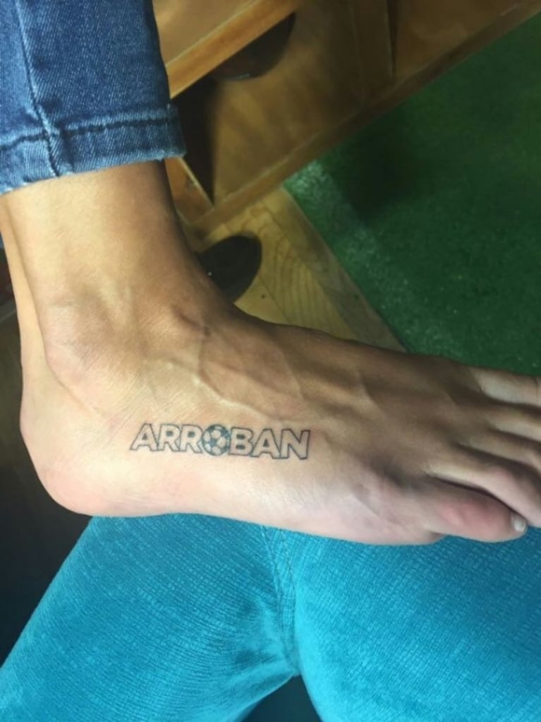 Ivana Nadal cumplió su promesa de tatuarse si Argentina clasificaba al Mundial: ¡inmortalizó el nombre de su programa en el pie!