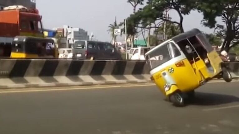 Jagathish Mani: conductor de Tuk-Tuk de día, y especialista en trucos y acrobacias en su tiempo libre