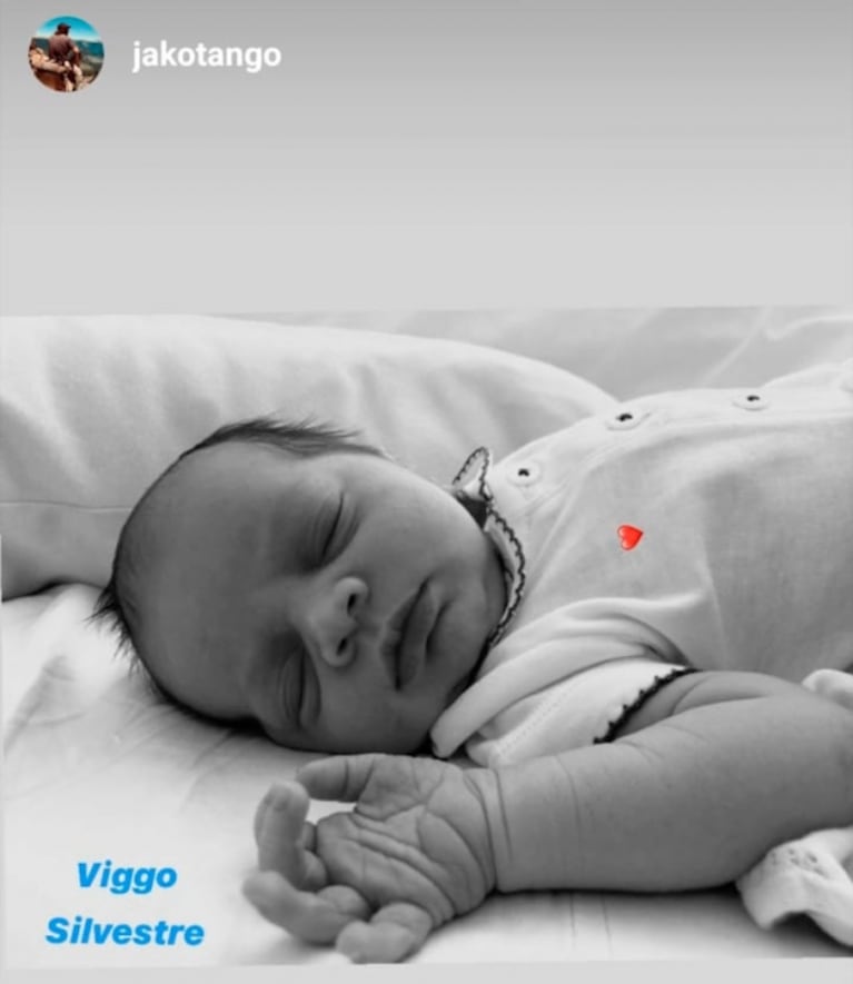 Jakob von Plessen mostró por primera vez la carita del bebé que tuvo con Zaira Nara: "Viggo Silvestre"