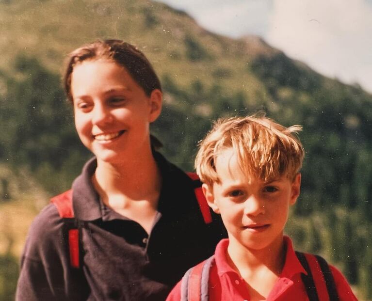 James Middleton eligió esta imagen con Kate Middleton para alentar a su hermana en su lucha contra el cáncer. Foto: Instagram