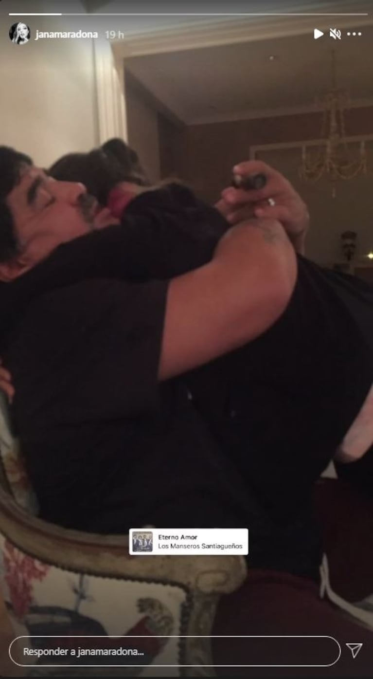 Jana Maradona recordó a Diego con una emotiva foto del tiempo que estuvieron más cerca: "Eterno amor"